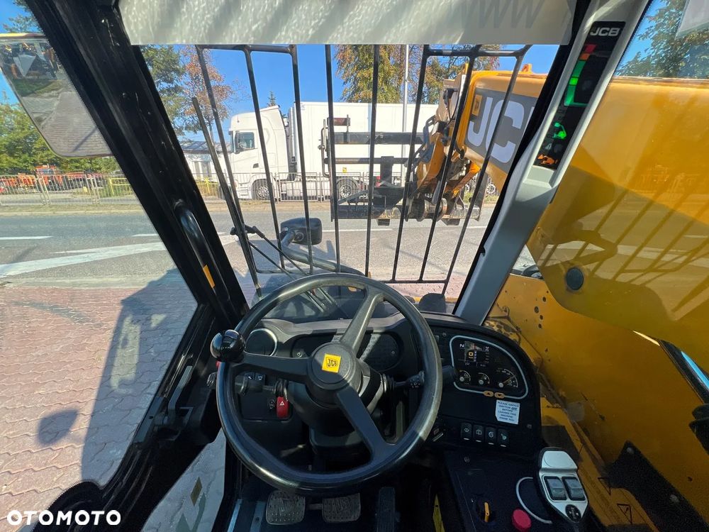 JCB 525-60 - 17