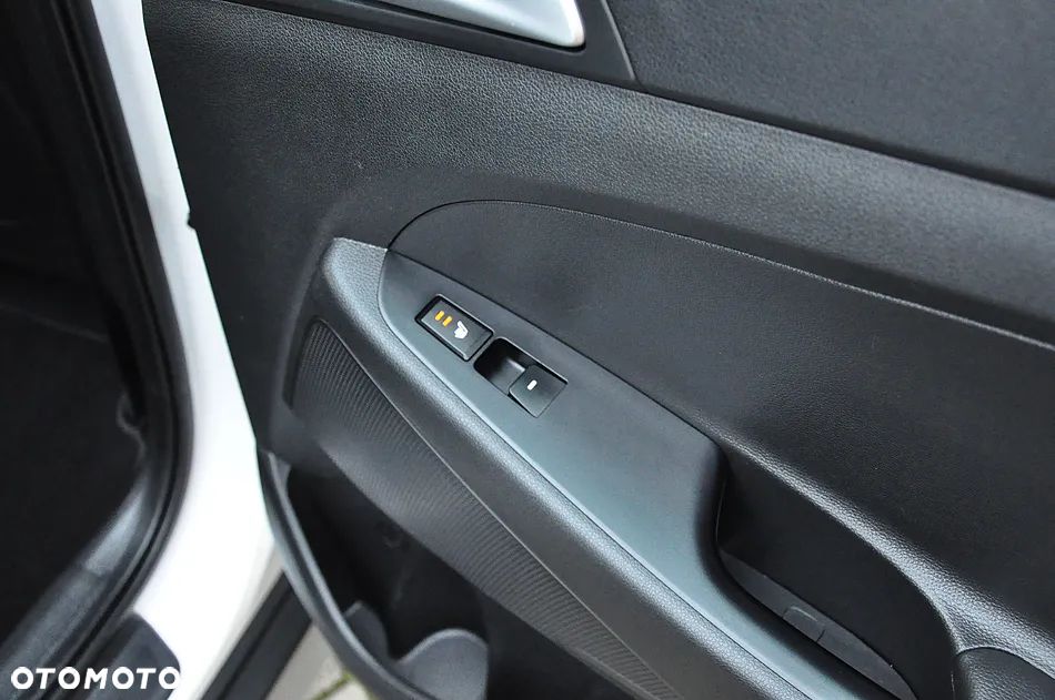 Hyundai Tucson blue 1.7 CRDi 2WD DCT Premium - 36