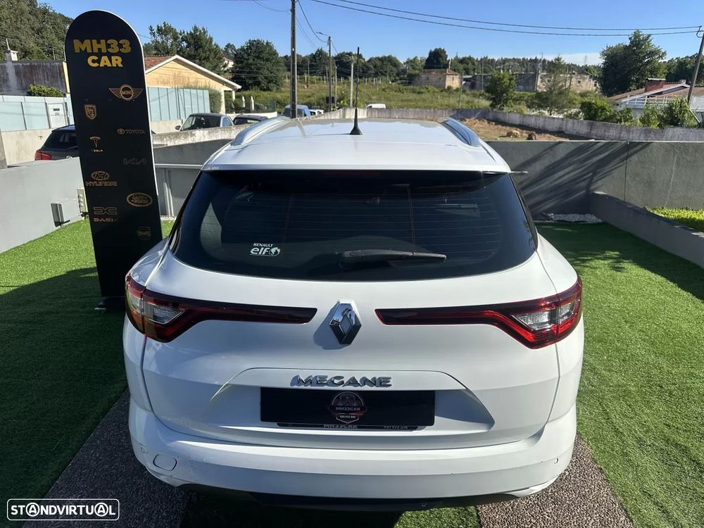 Renault Mégane Sport Tourer - 13