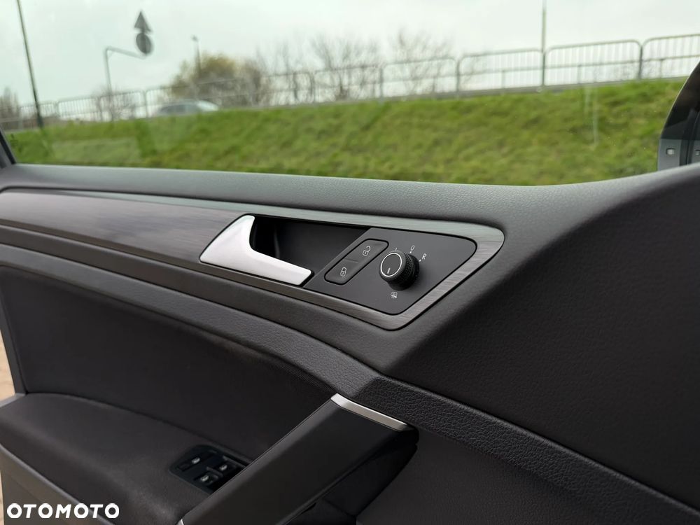 Volkswagen Golf 1.4 TSI BMT Highline - 32