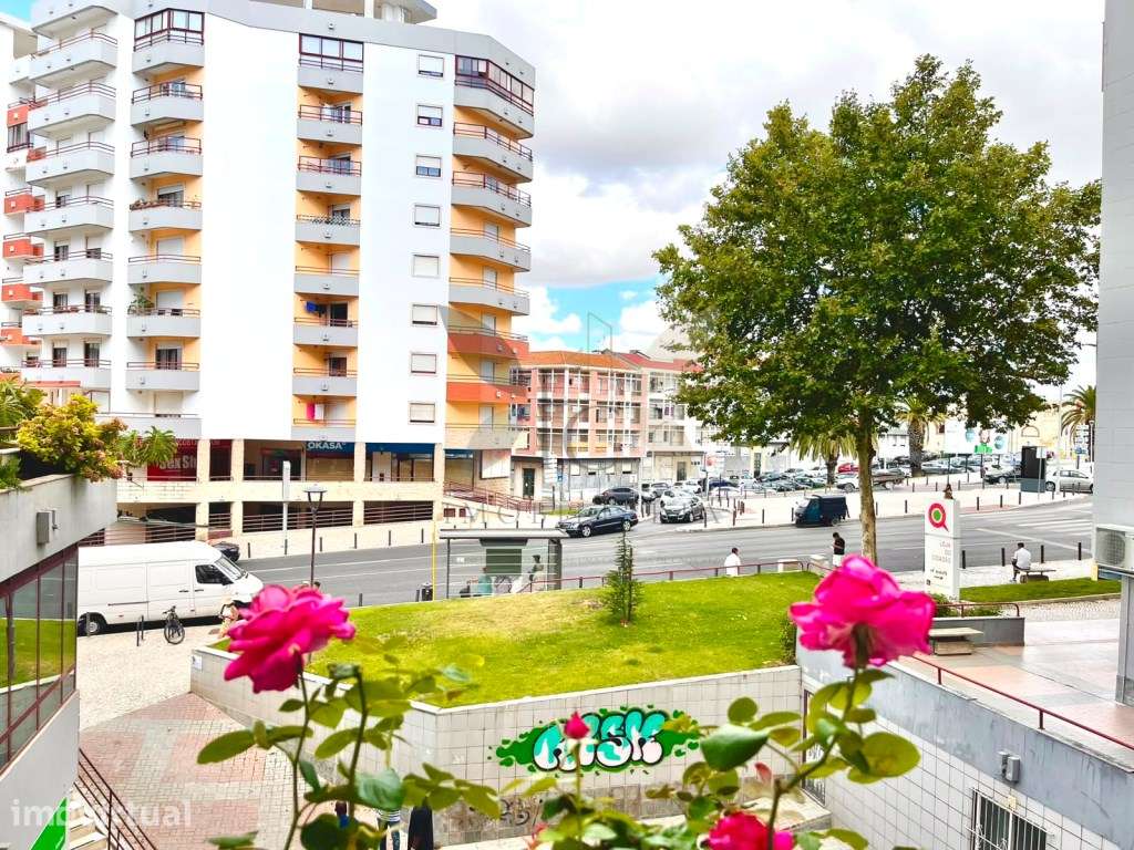 T2 com Terraço e Garagem no Centro de Setúbal - Grande imagem: 4/27