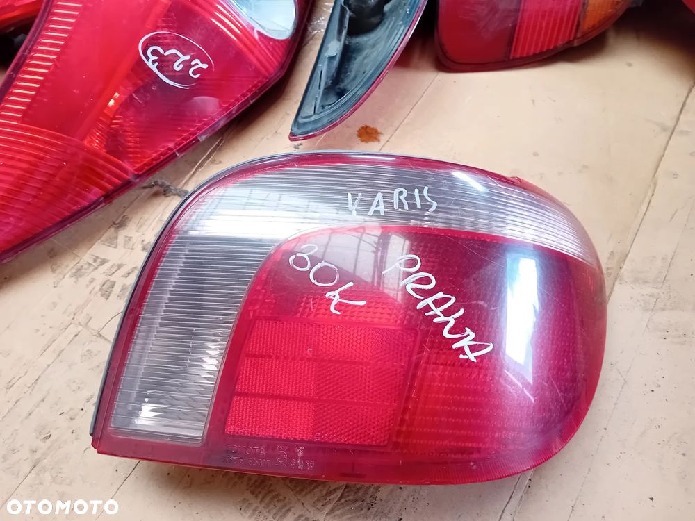 Lampa tylna prawa Toyot yaris I 1 !! Wysyłka !! - 1