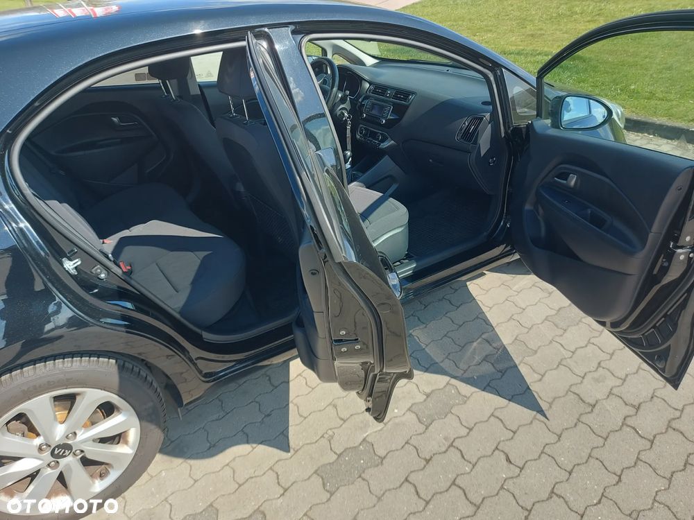 Kia Rio 1.4 L Business Line - 12