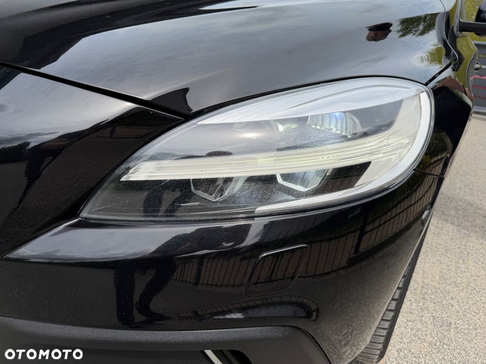 Volvo V40 Cross Country D2 Momentum - 24
