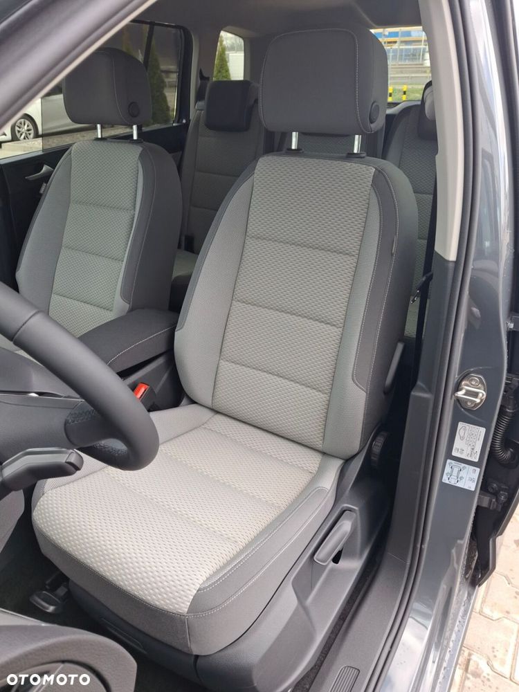 Volkswagen Touran - 16