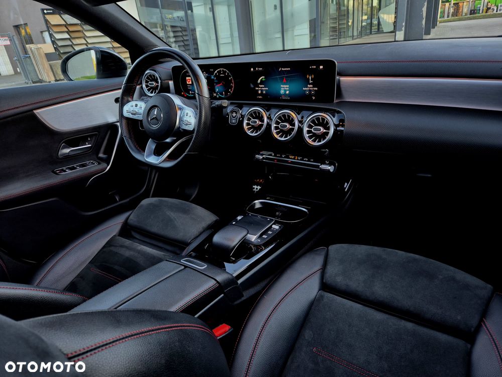 Mercedes-Benz CLA 220 7G-DCT AMG Line - 12