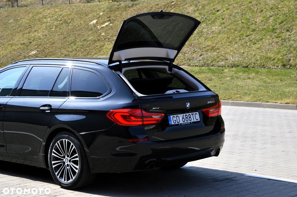BMW Seria 5 520d xDrive Sport Line sport - 32