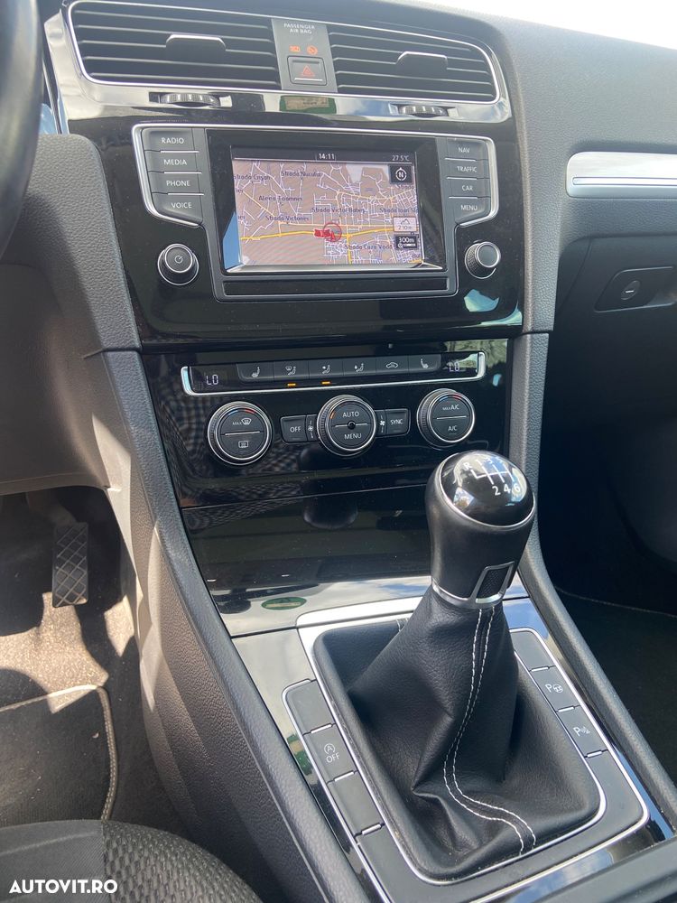 Volkswagen Golf - 20