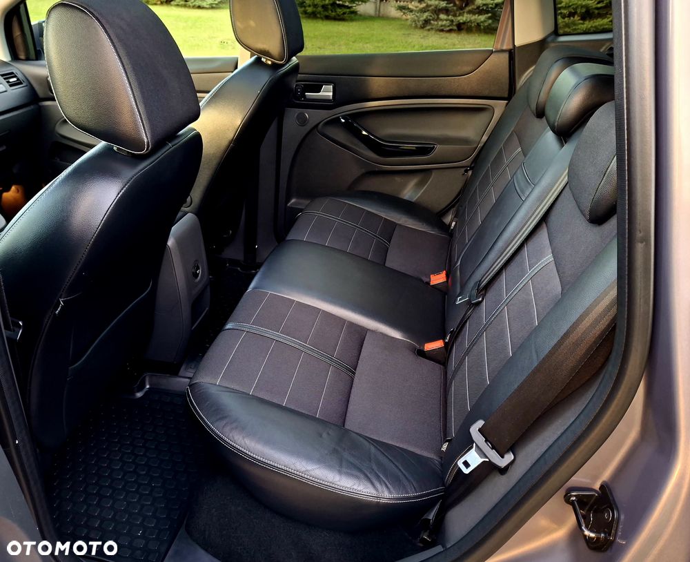 Ford Kuga 2.0 TDCi 4WD Titanium Plus - 29