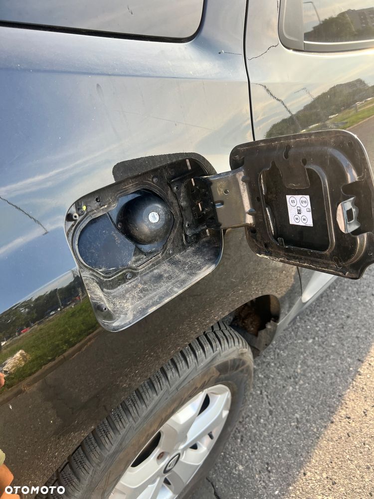 Dacia Duster 1.6 SCe Laureate S&S - 16