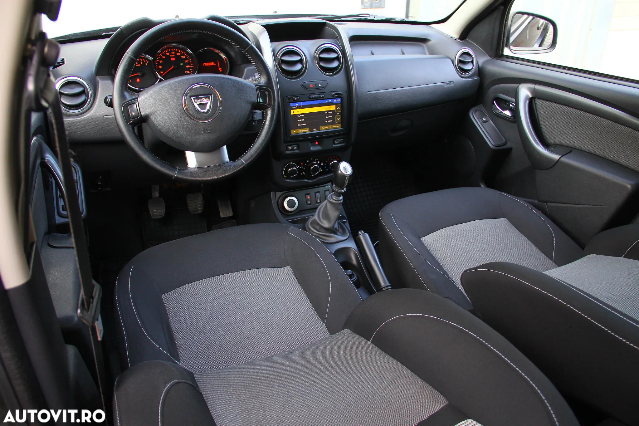 Dacia Duster dCi 110 FAP 4x4 Prestige - 9