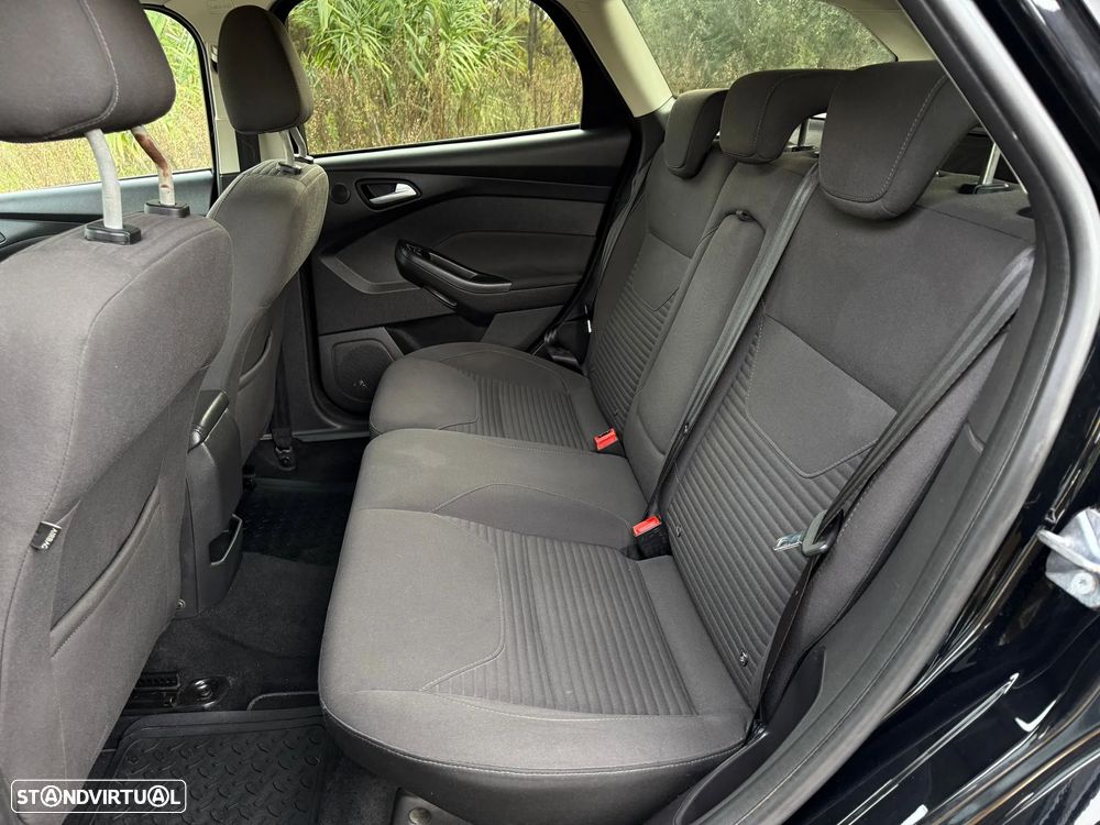 Ford Focus 1.0 EcoBoost Business - 26