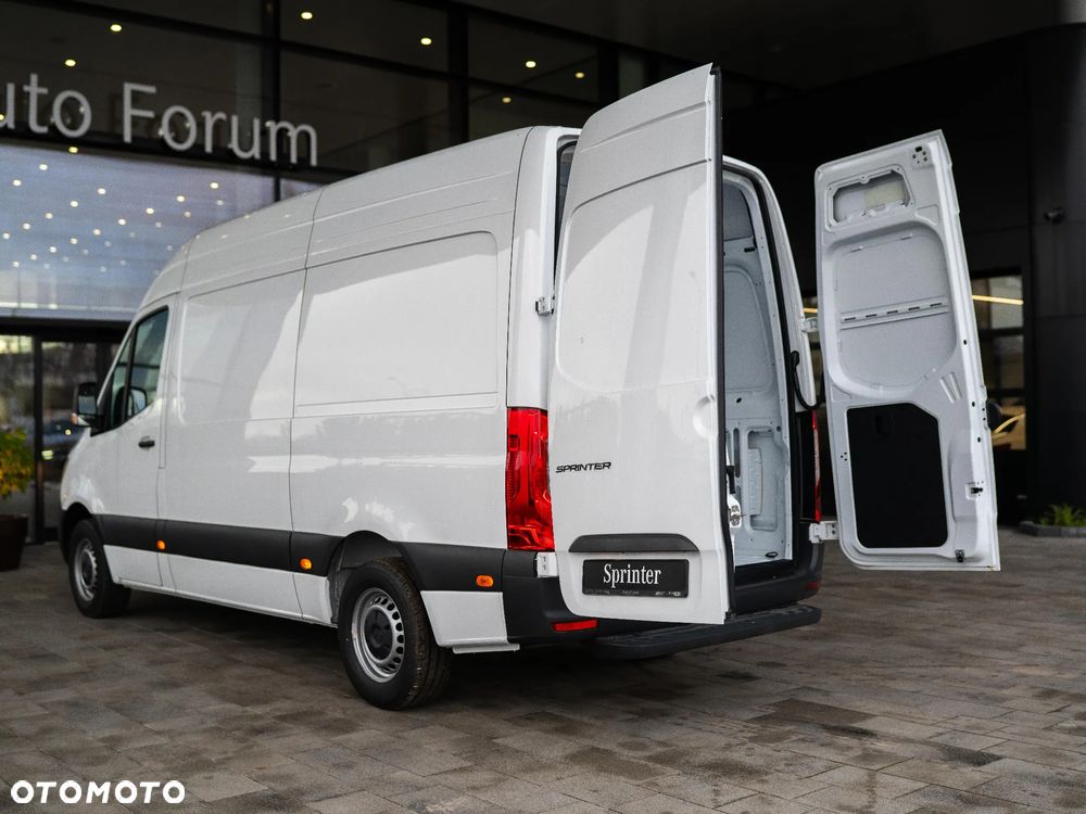 Mercedes-Benz Sprinter - 14