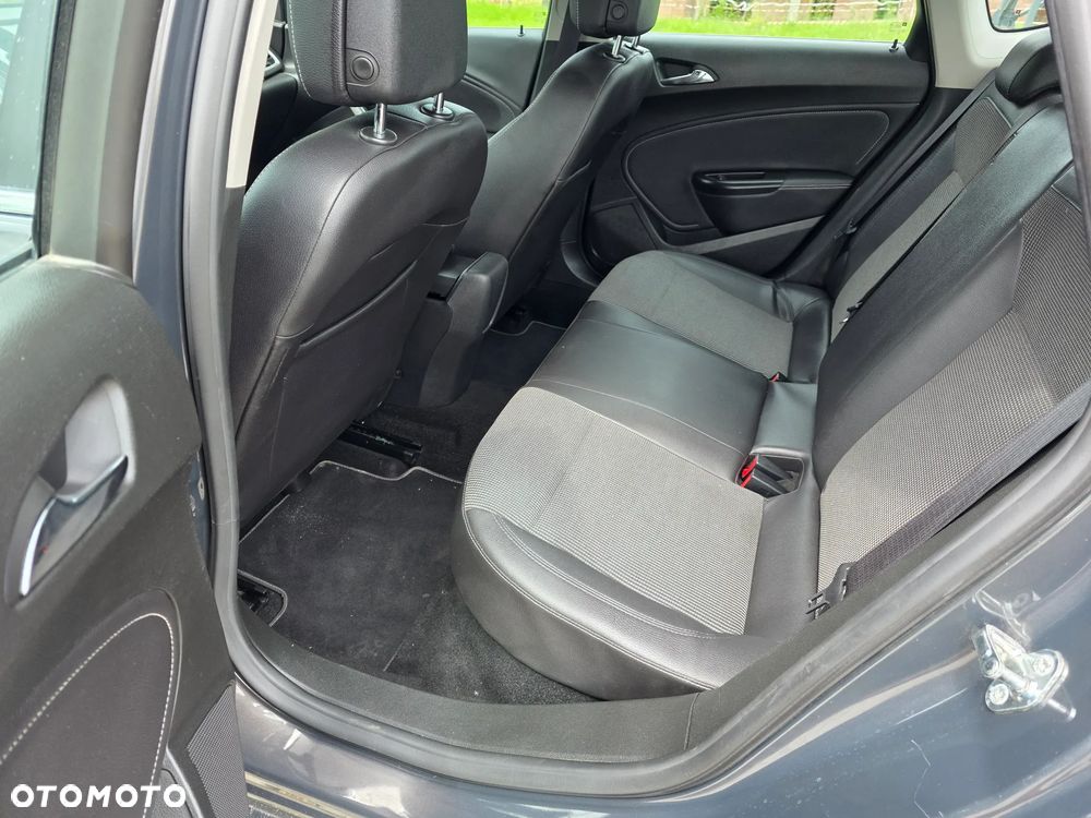Opel Astra 1.6 NAVI - 16