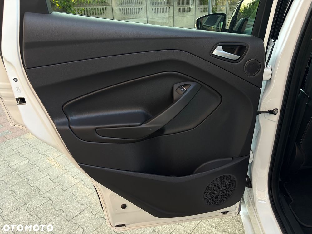 Ford Kuga 2.0 TDCi 4x4 ST-Line - 23