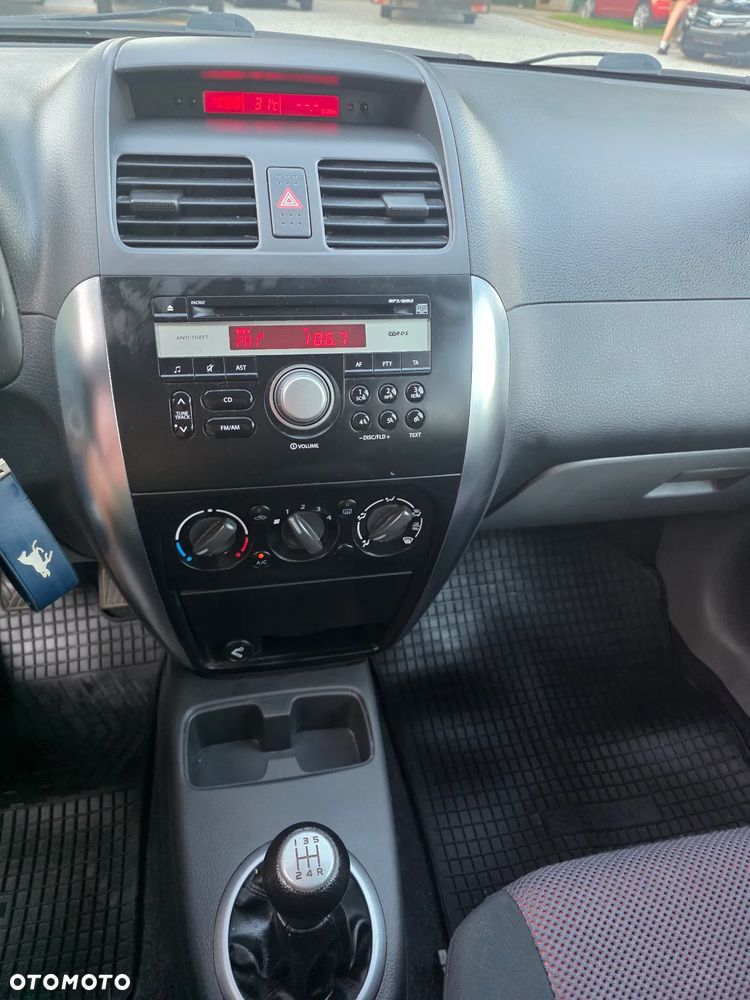 Suzuki SX4 1.6 GLX / Comfort - 17