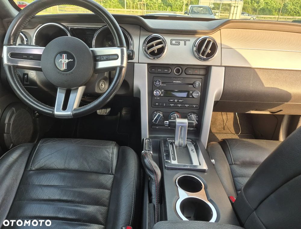 Ford Mustang - 10