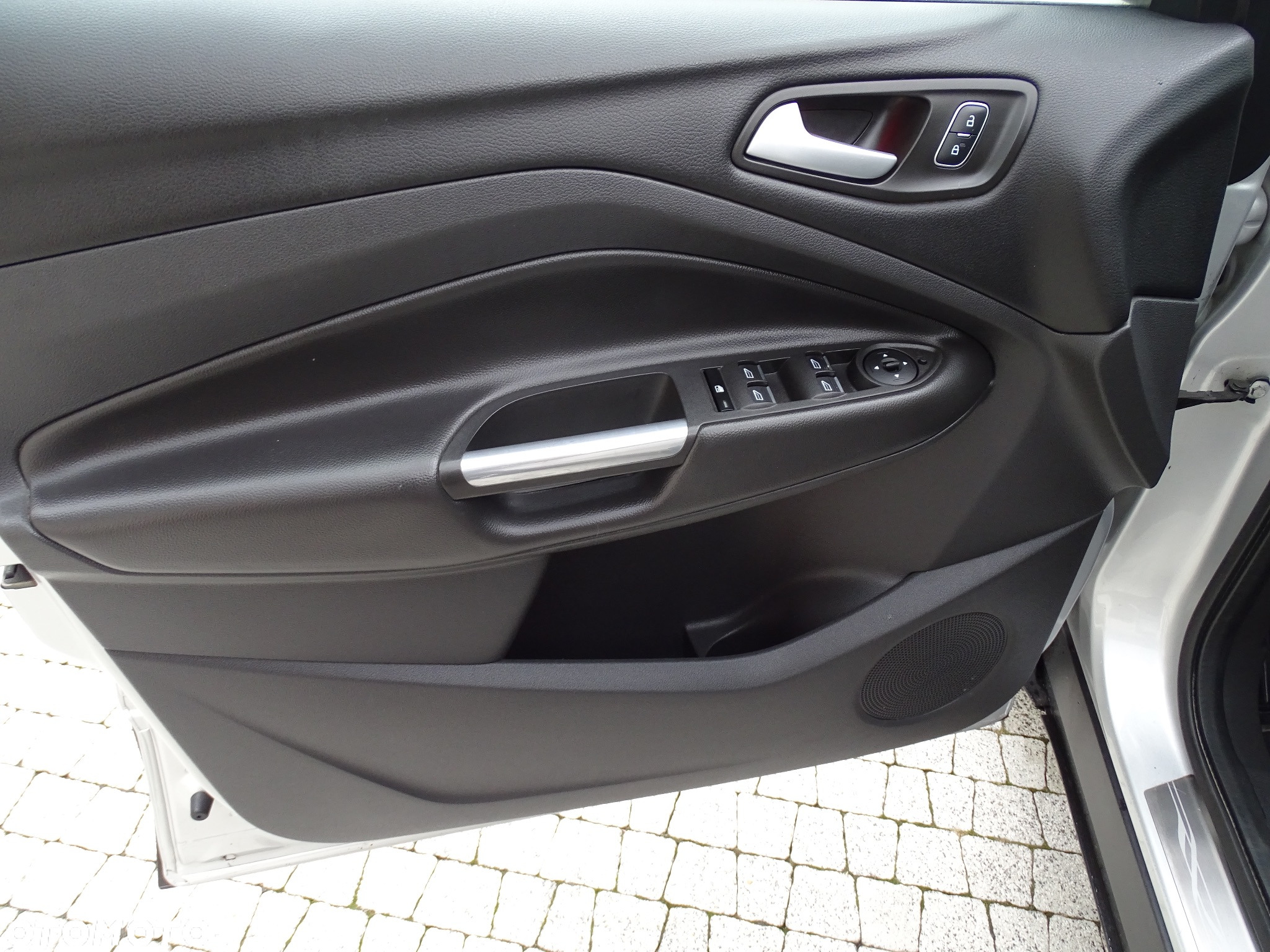 Ford Kuga 2.0 TDCi 4x4 Titanium - 26
