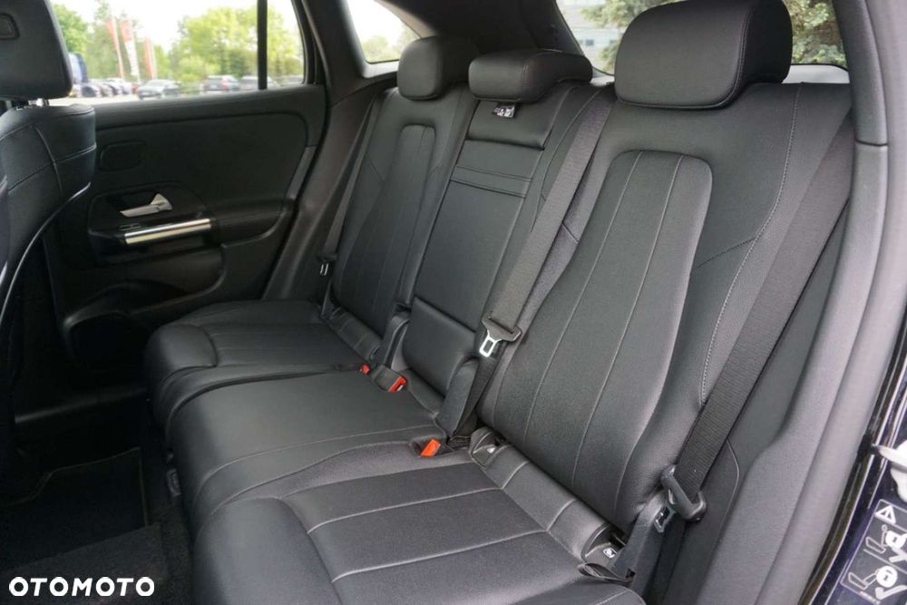 Mercedes-Benz GLA 220 d 4-Matic Progressive 8G-DCT - 17