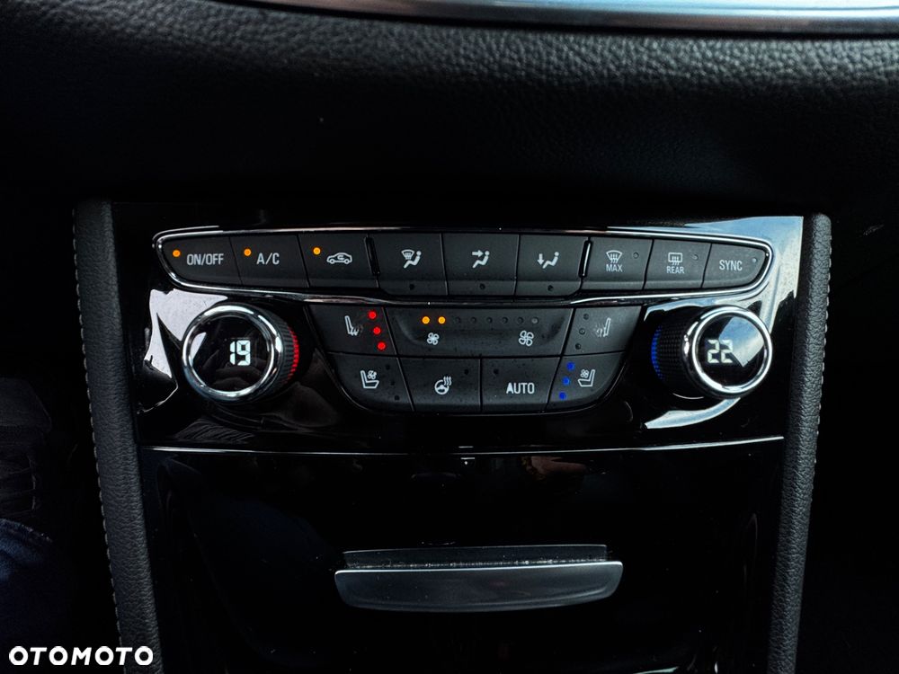 Opel Astra 1.4 Turbo Start/Stop Ultimate - 24