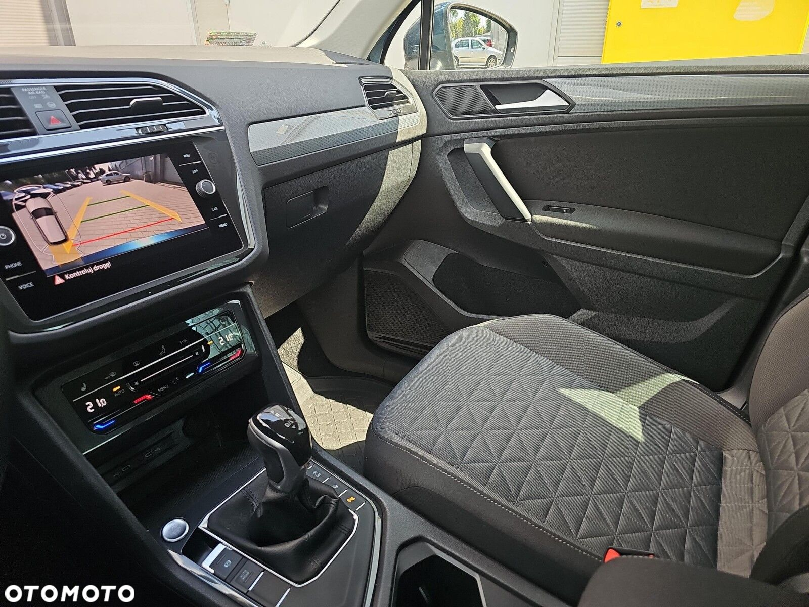 Volkswagen Tiguan - 12