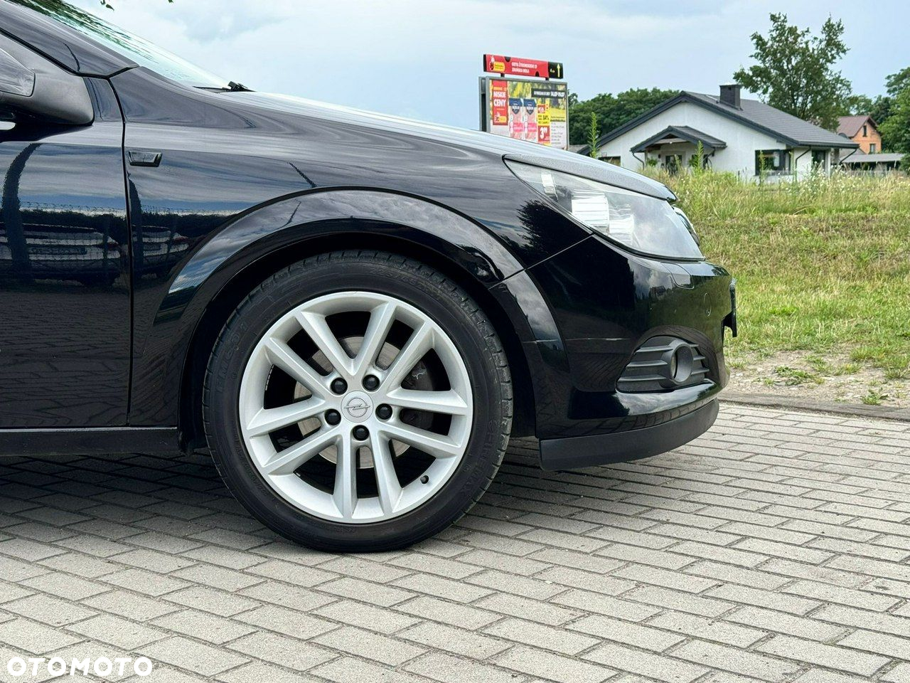 Opel Astra GTC 1.6 Cosmo - 17