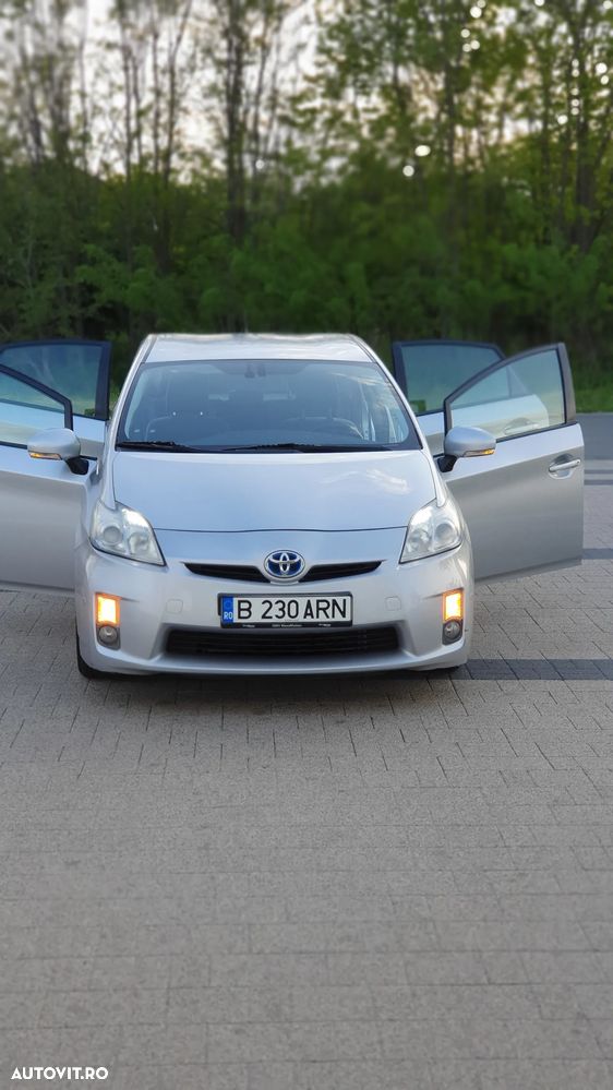 Toyota Prius - 3