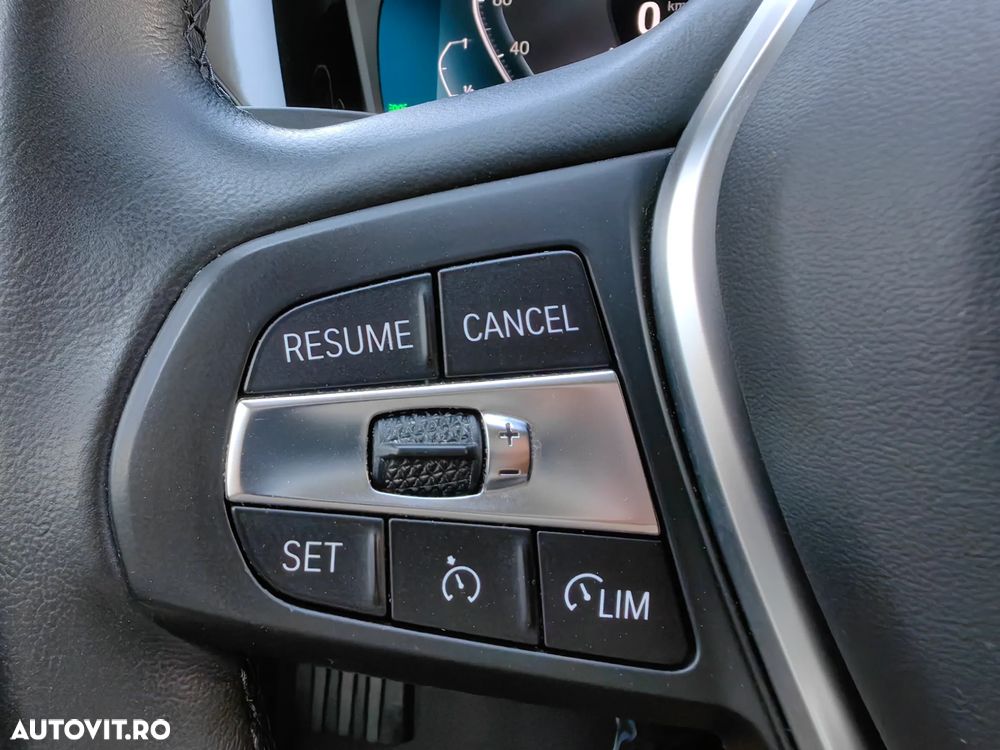 BMW Seria 3 330e iPerformance Advantage - 28