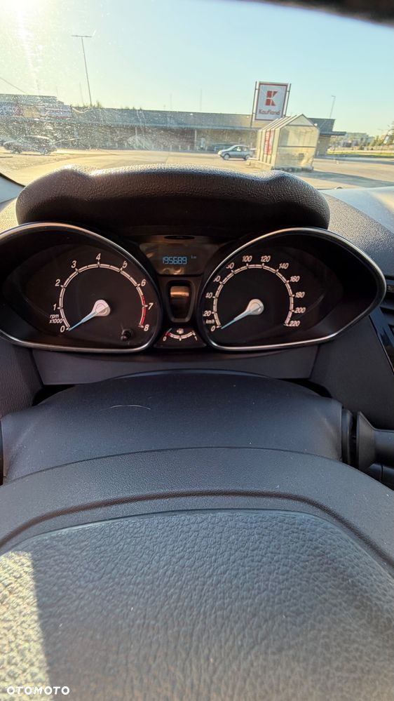 Ford Fiesta - 10