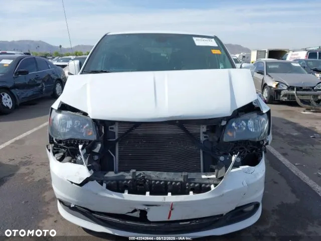 Dodge Grand Caravan 3.6 R/T - 33