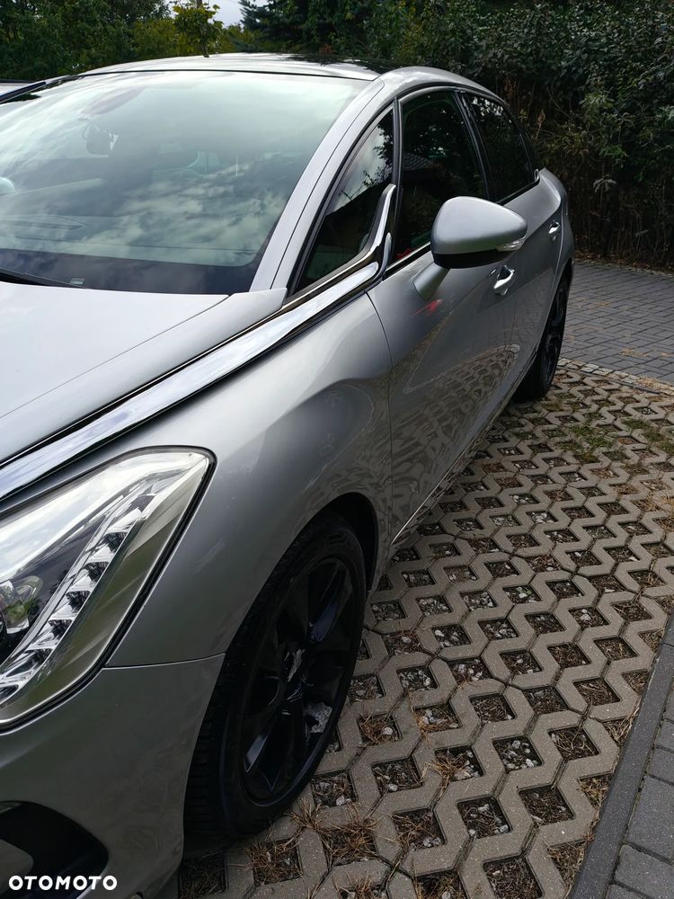 Citroën DS5 1.6 e-HDi Chic MCP - 4