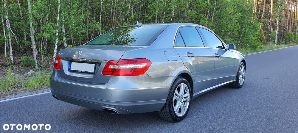Mercedes-Benz Klasa E 250 CGI BlueEFFICIENCY Avantgarde - 6