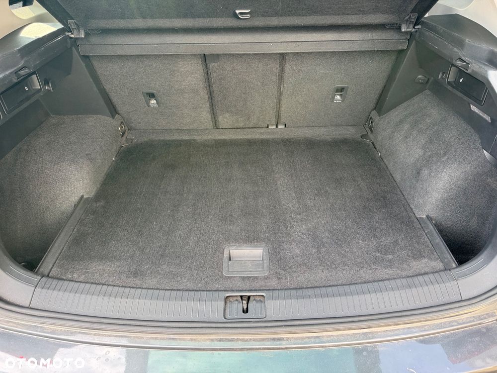 Volkswagen Tiguan - 12