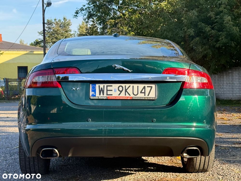 Jaguar XF - 12