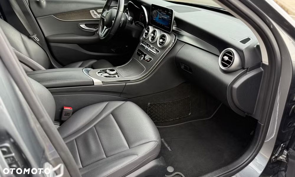 Mercedes-Benz Klasa C 300 9G-TRONIC Edition - 10