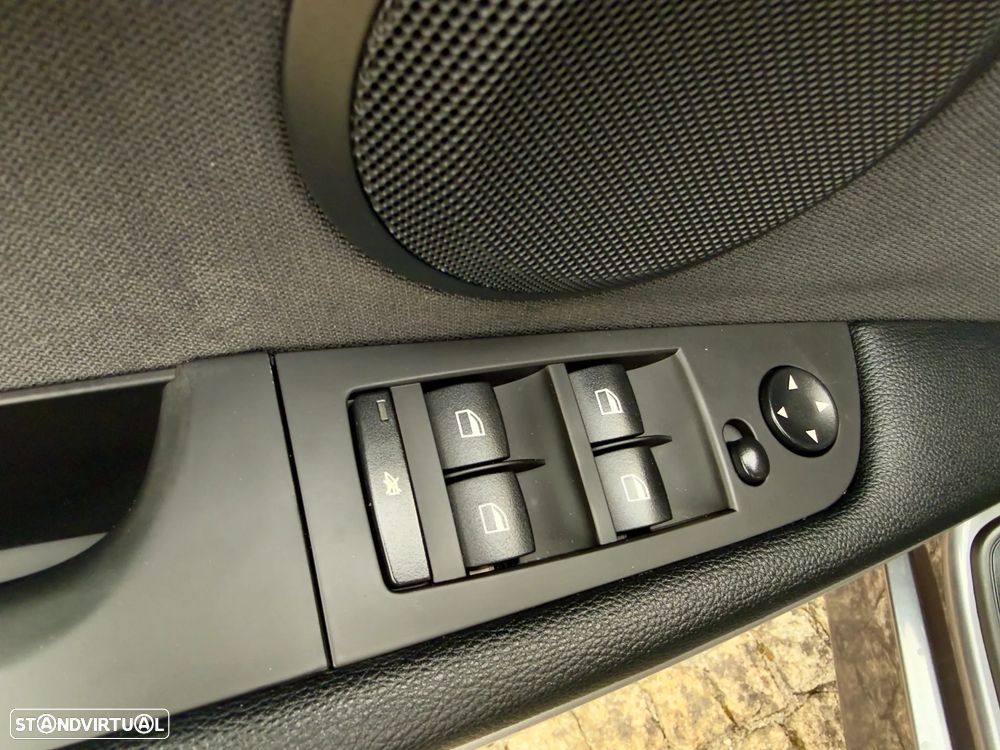 BMW 318 d Sport - 17