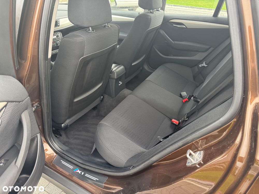 BMW X1 sDrive18d xLine - 21