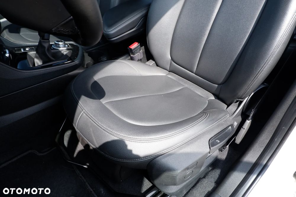 BMW Seria 2 216d Advantage - 29