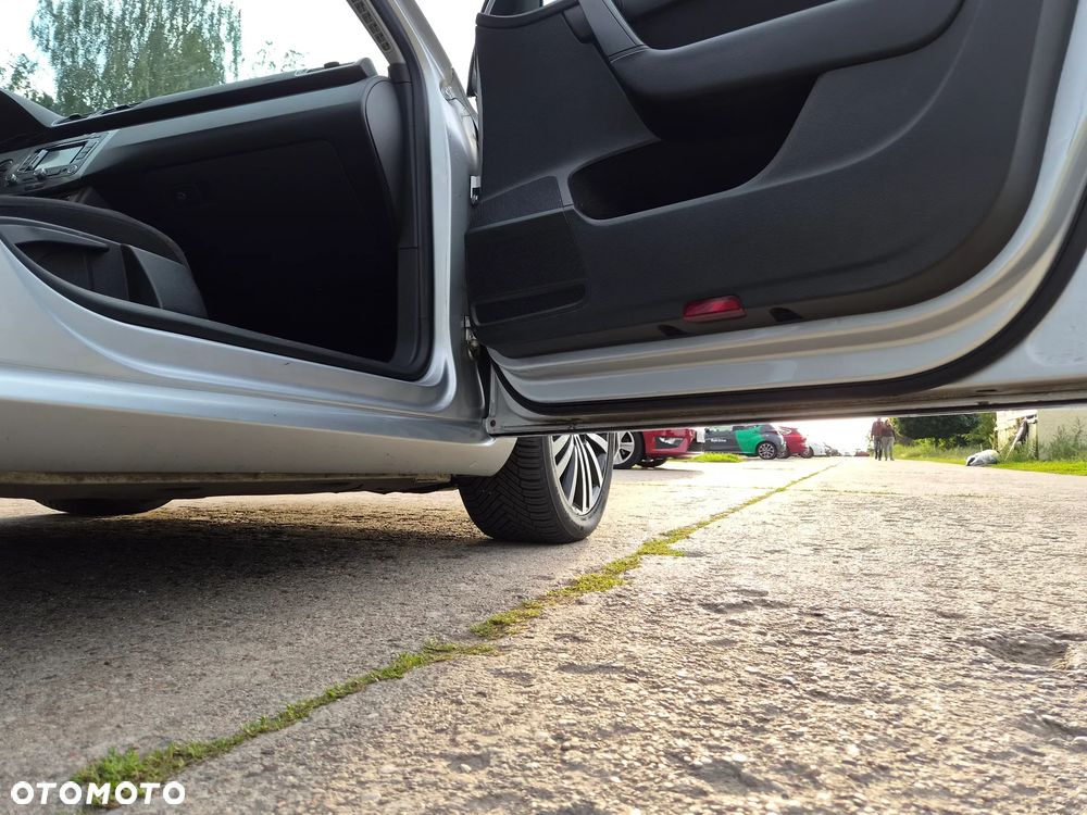 Volkswagen Passat 2.0 TDI Comfortline DSG - 13