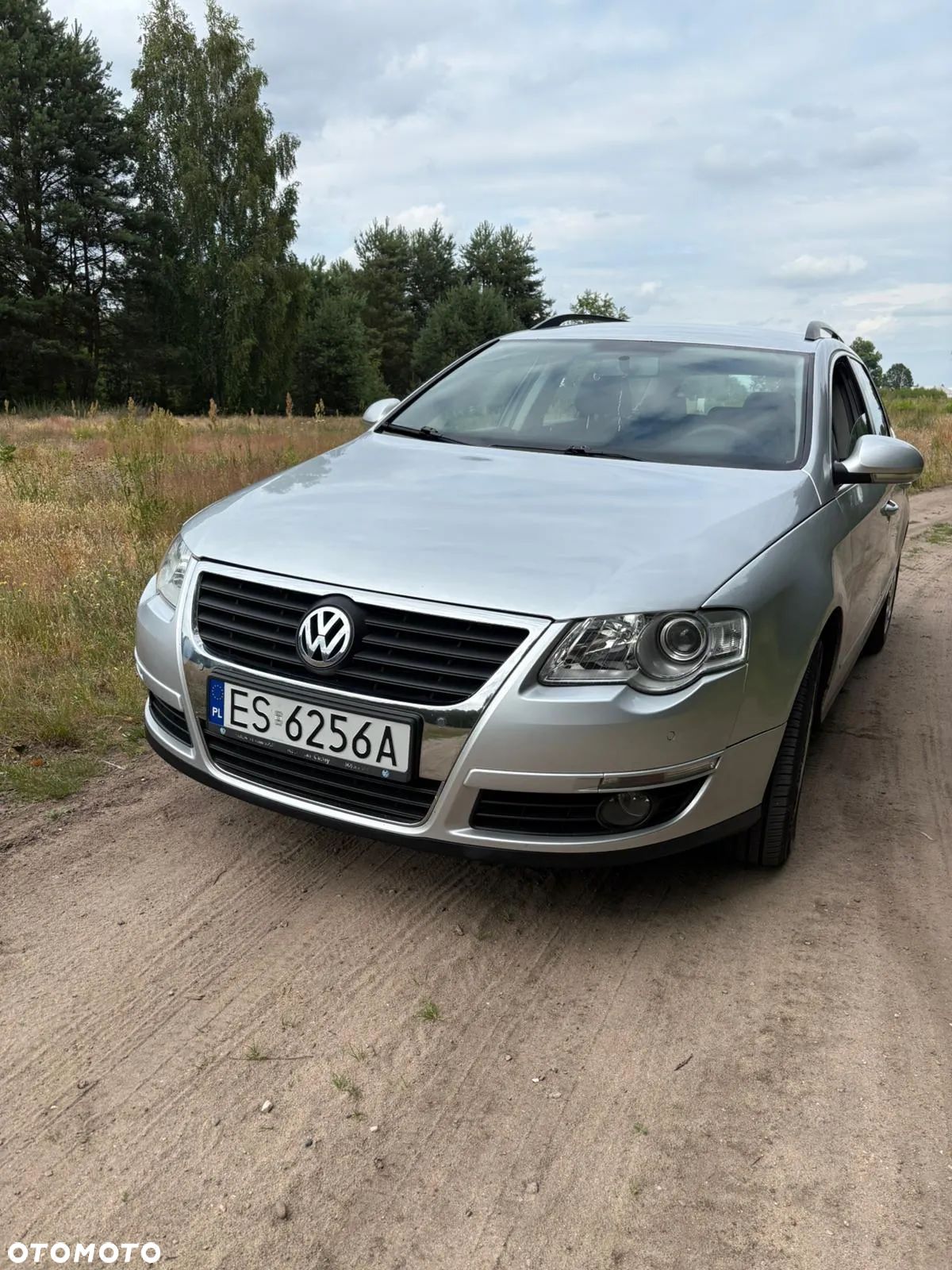 Volkswagen Passat - 1