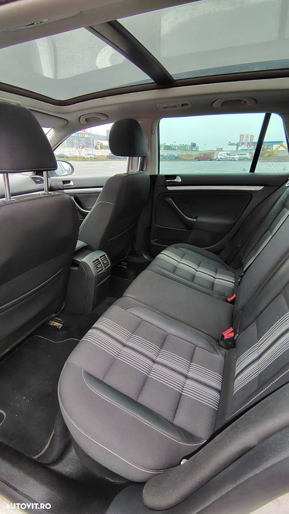 Volkswagen Golf Variant 1.6 TDI DPF MATCH - 12