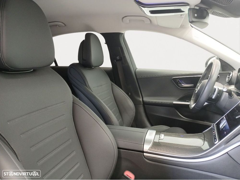 Mercedes-Benz C 300 — fotografia 13