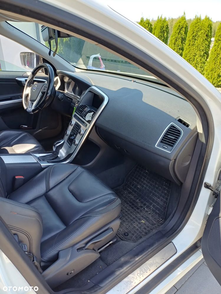 Volvo XC 60 D4 AWD Ocean Race - 9