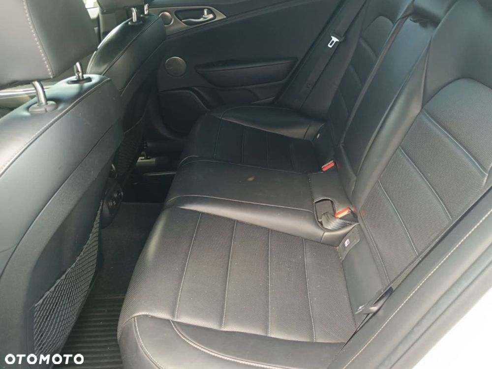 Kia Stinger - 21