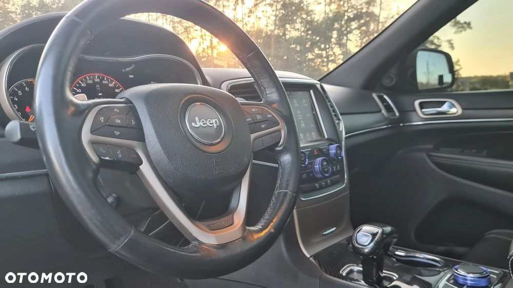 Jeep Grand Cherokee - 40