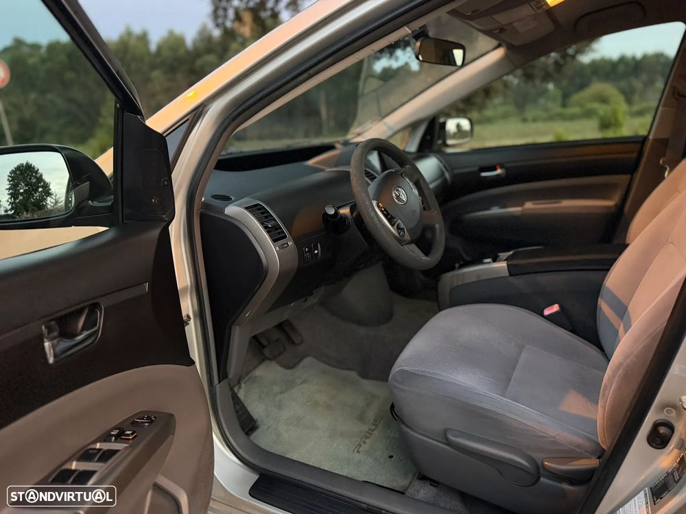 Toyota Prius 1.5 VVT-i HSD Sol - 5