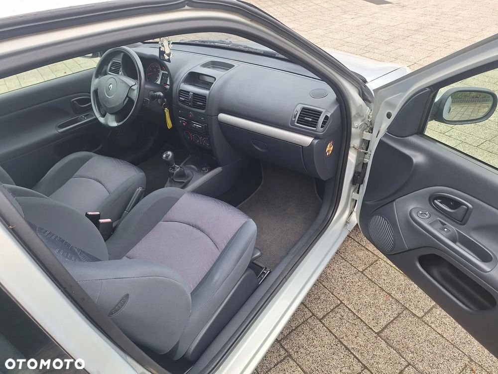 Renault Clio 1.4 16V Dynamique - 9