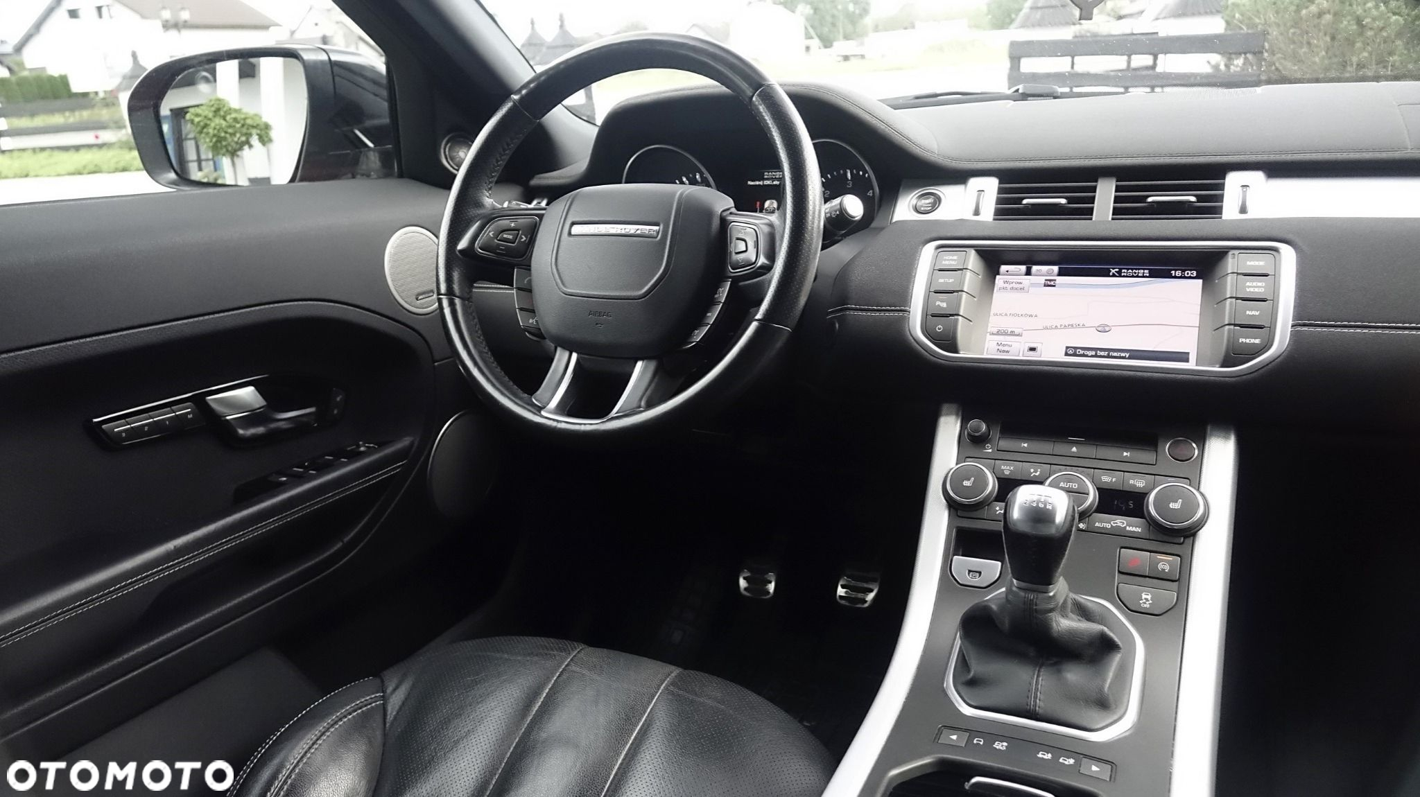 Land Rover Range Rover Evoque - 32
