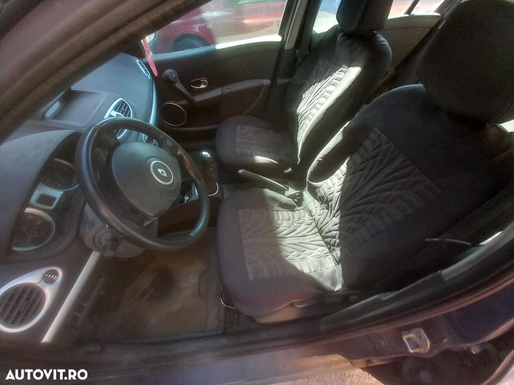 Renault Clio - 7