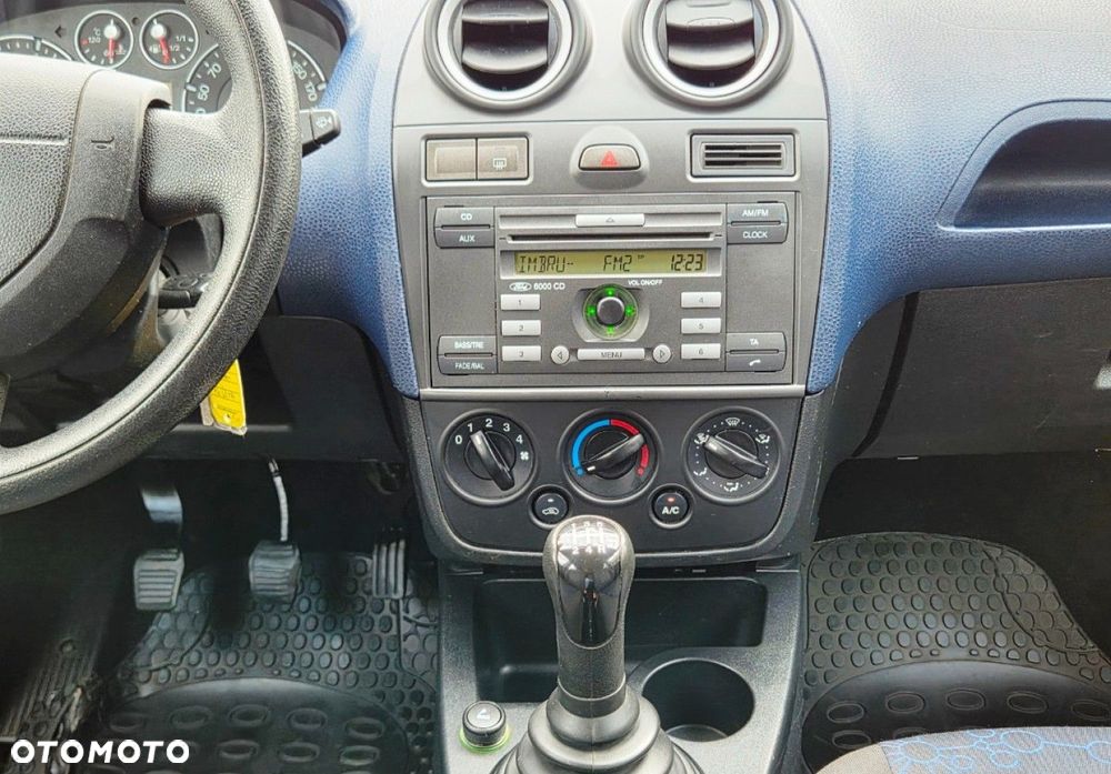 Ford Fiesta - 10